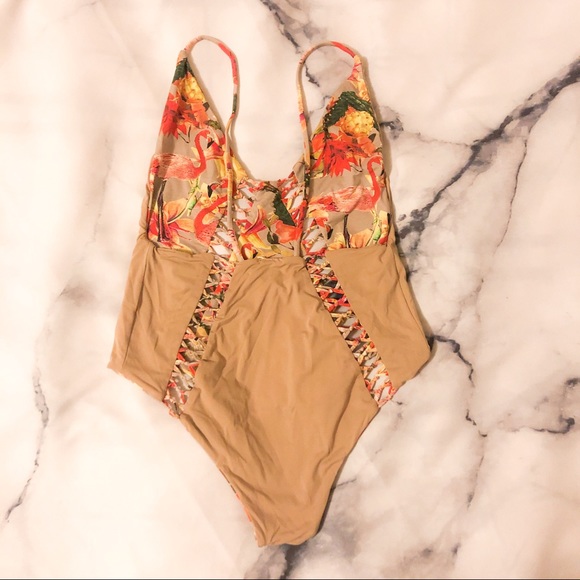 Monokini - Picture 5 of 5